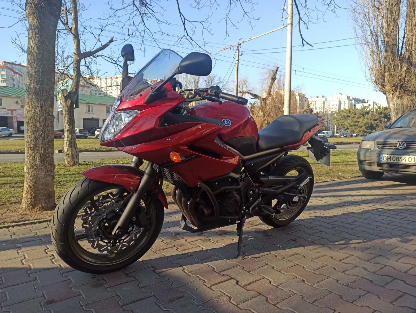 Мотоцикл Yamaha XJ6 Diversion S 2009 фото :: Мотосалон MotoHit - мотоцикли, екіпірування, запчастини.