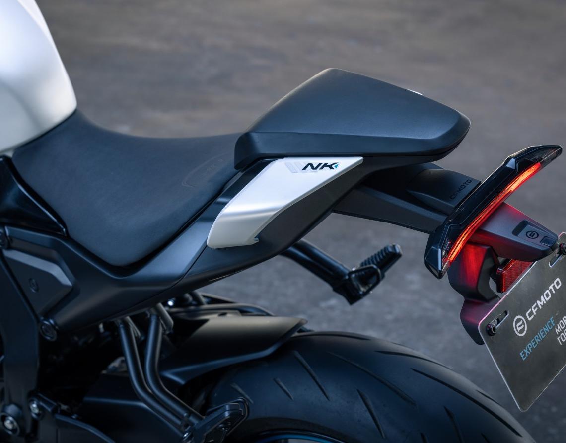 CFMOTO 675NK фото :: Мотосалон MotoHit - мотоцикли, екіпірування, запчастини.