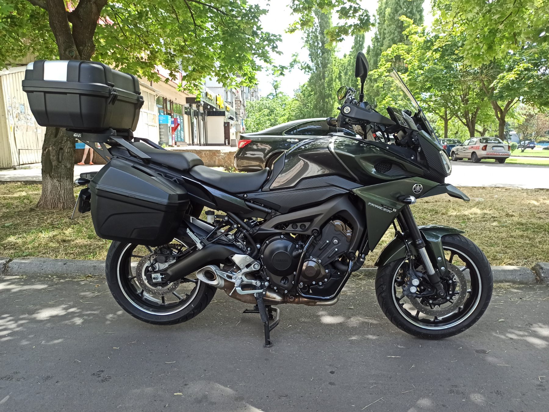 Мотоцикл Yamaha MT-09 Tracer 2016 фото :: Мотосалон MotoHit - мотоцикли, екіпірування, запчастини.