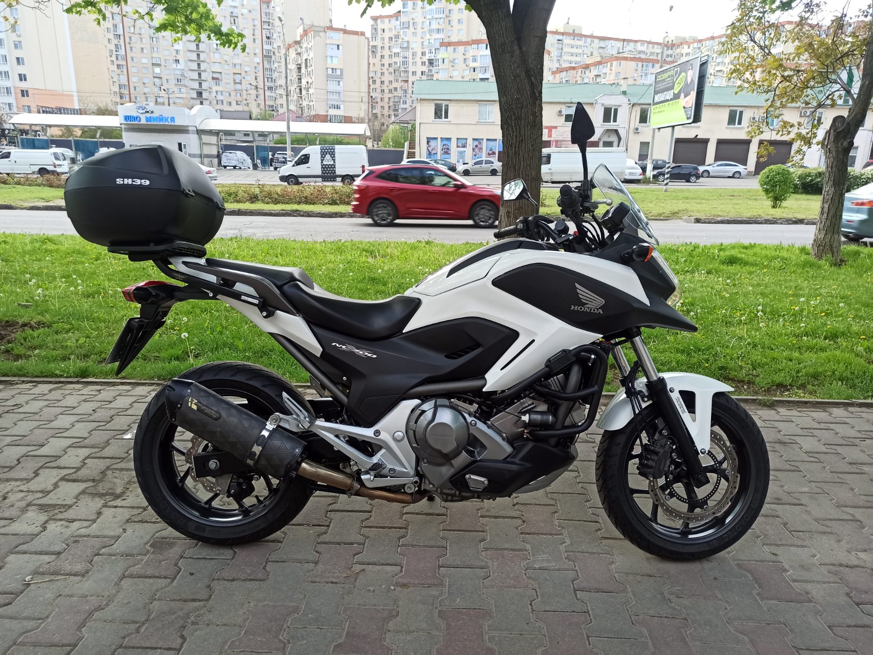  Мотоцикл Honda NC 700XD 2012 автомат фото :: Мотосалон MotoHit - мотоцикли, екіпірування, запчастини.