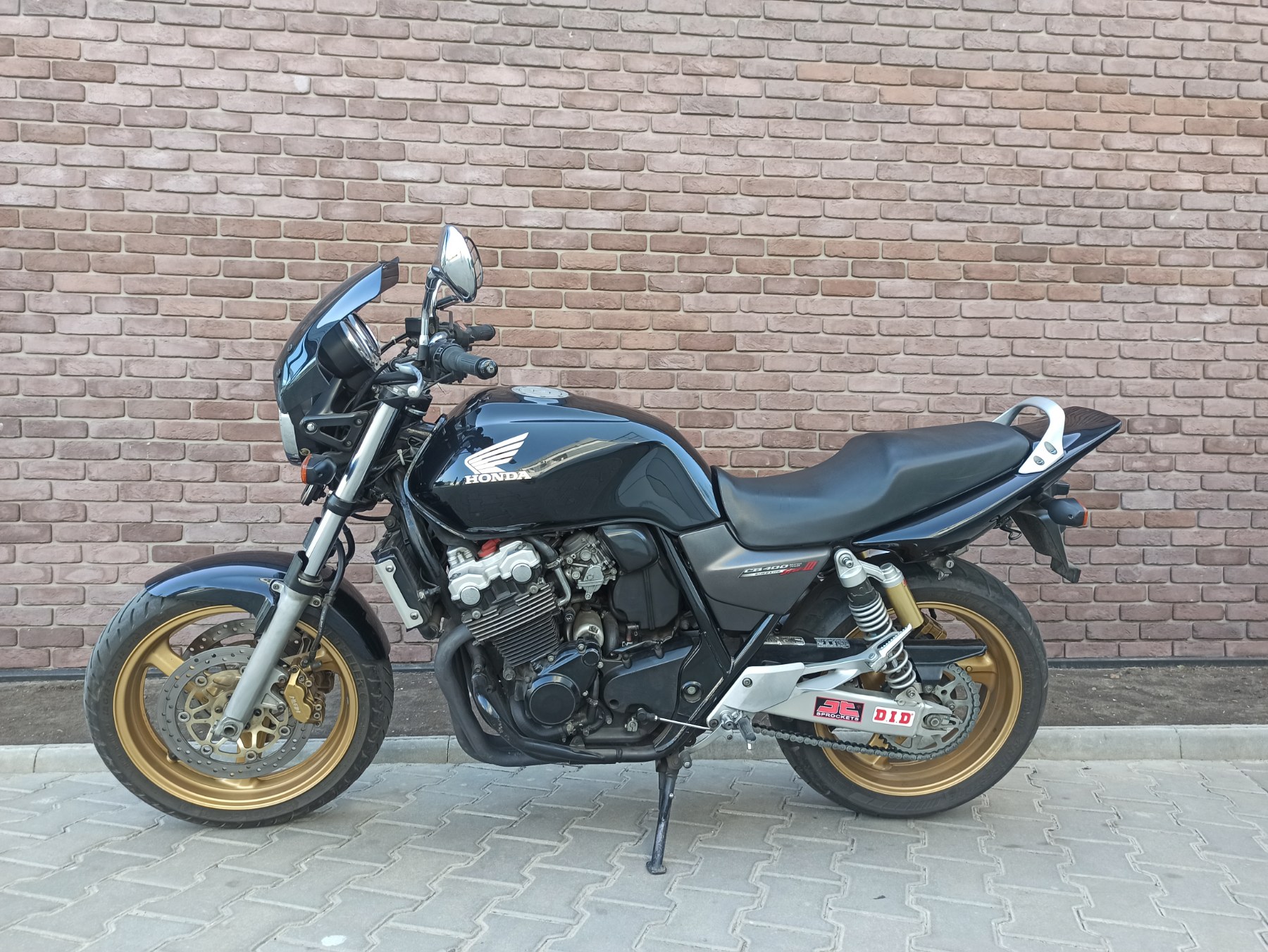 Honda CB 400 Super Four Hyper V-Tec 3 2006 фото :: Мотосалон MotoHit - мотоцикли, екіпірування, запчастини.