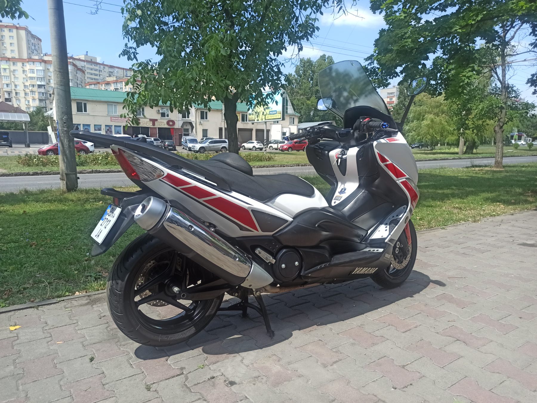 Yamaha T-Max 500 2011 фото :: Мотосалон MotoHit - мотоцикли, екіпірування, запчастини.