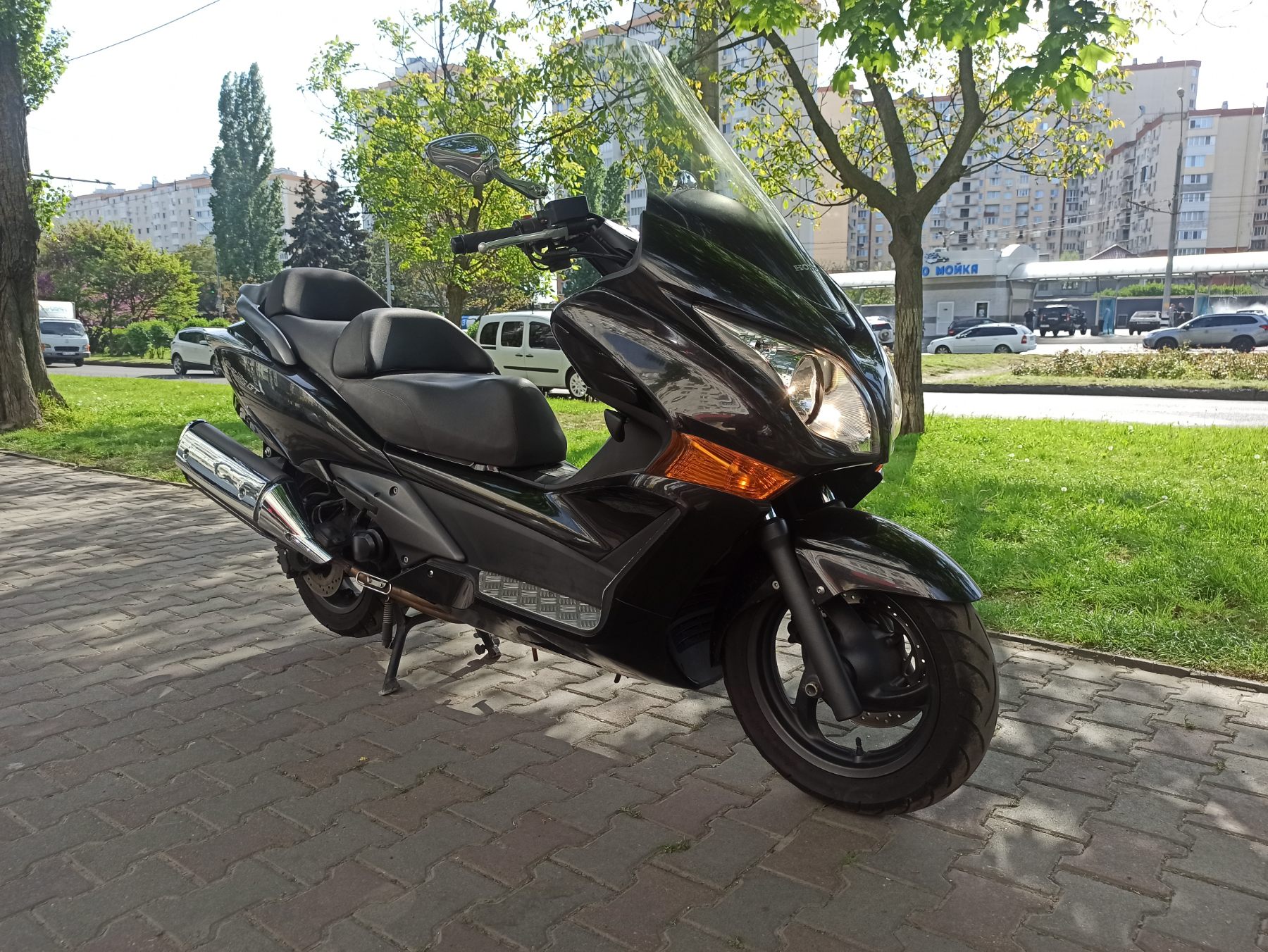 Honda Silver Wing 400GT 2014 фото :: Мотосалон MotoHit - мотоцикли, екіпірування, запчастини.