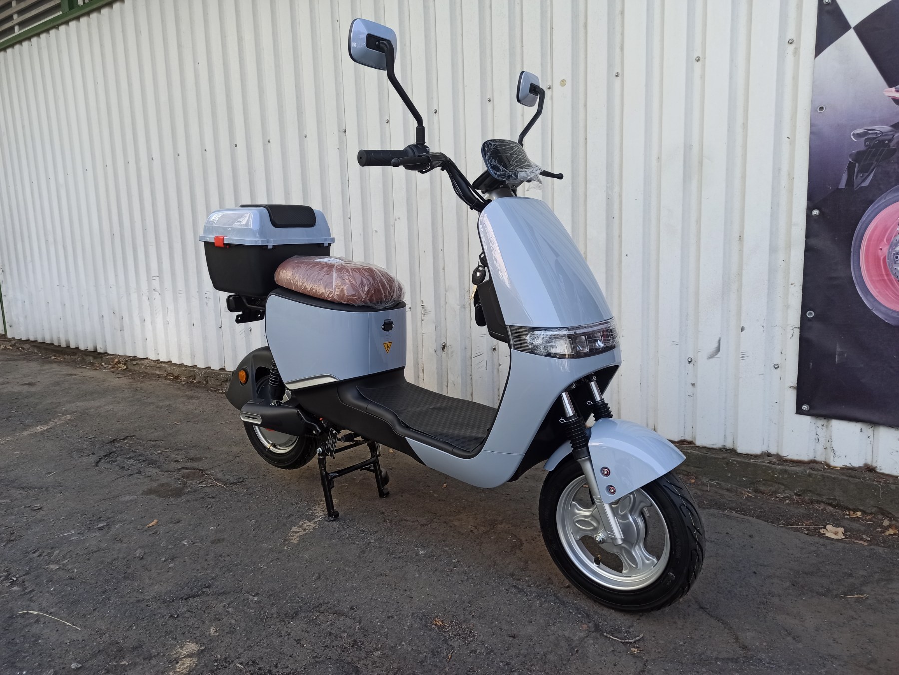 Електроскутер UNIONE Link фото :: Мотосалон MotoHit - мотоцикли, екіпірування, запчастини.