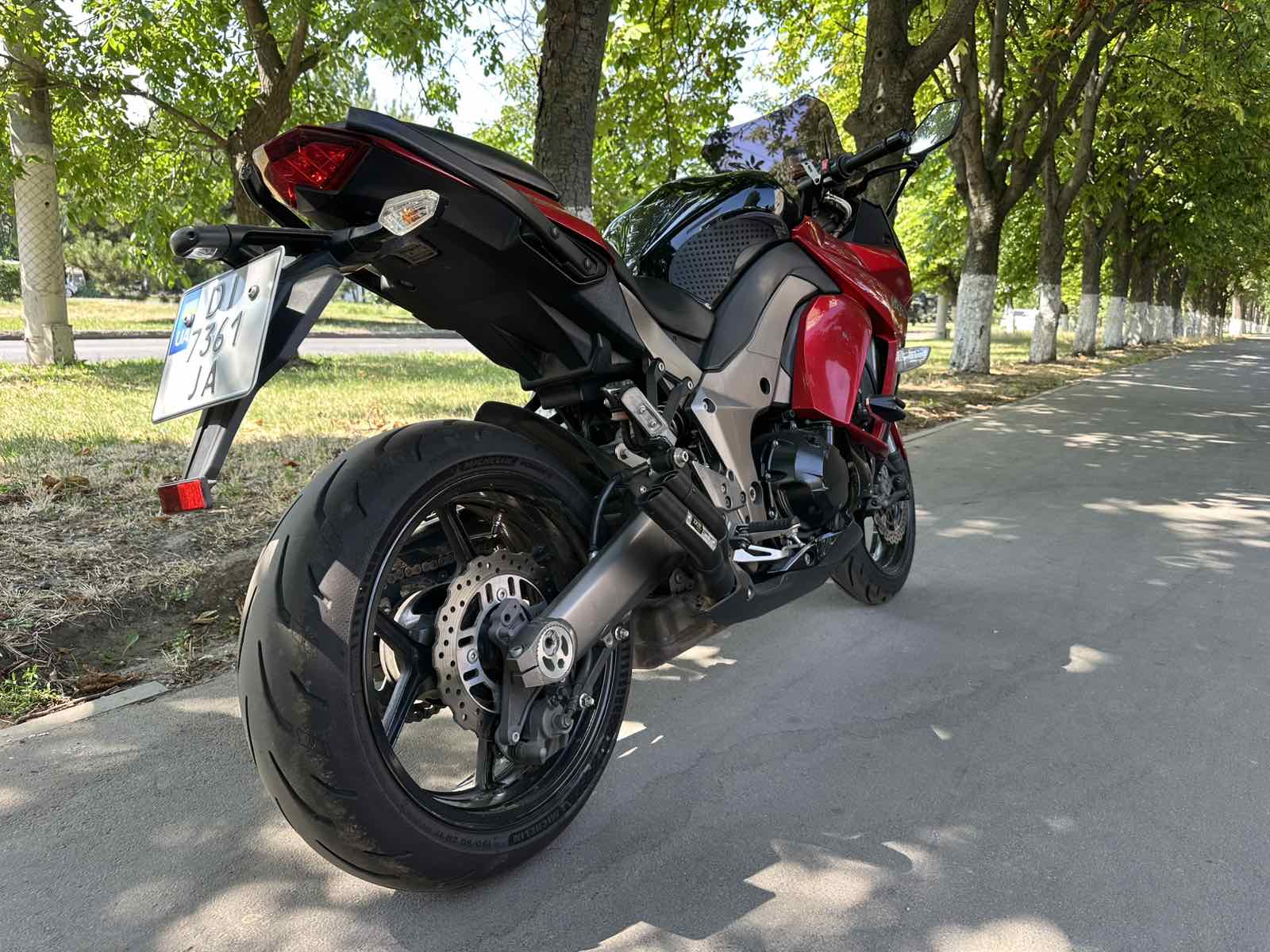 Kawasaki Ninja Z1000SX 2010 фото. Мотосалон МотоХит - мотоциклы, экипировка, запчасти.