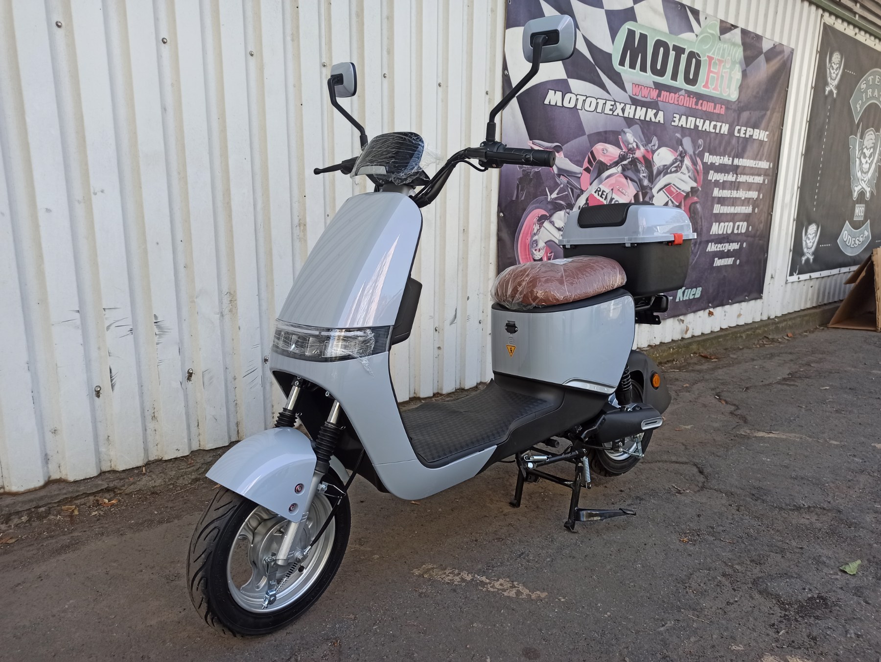 Електроскутер UNIONE Link фото :: Мотосалон MotoHit - мотоцикли, екіпірування, запчастини.