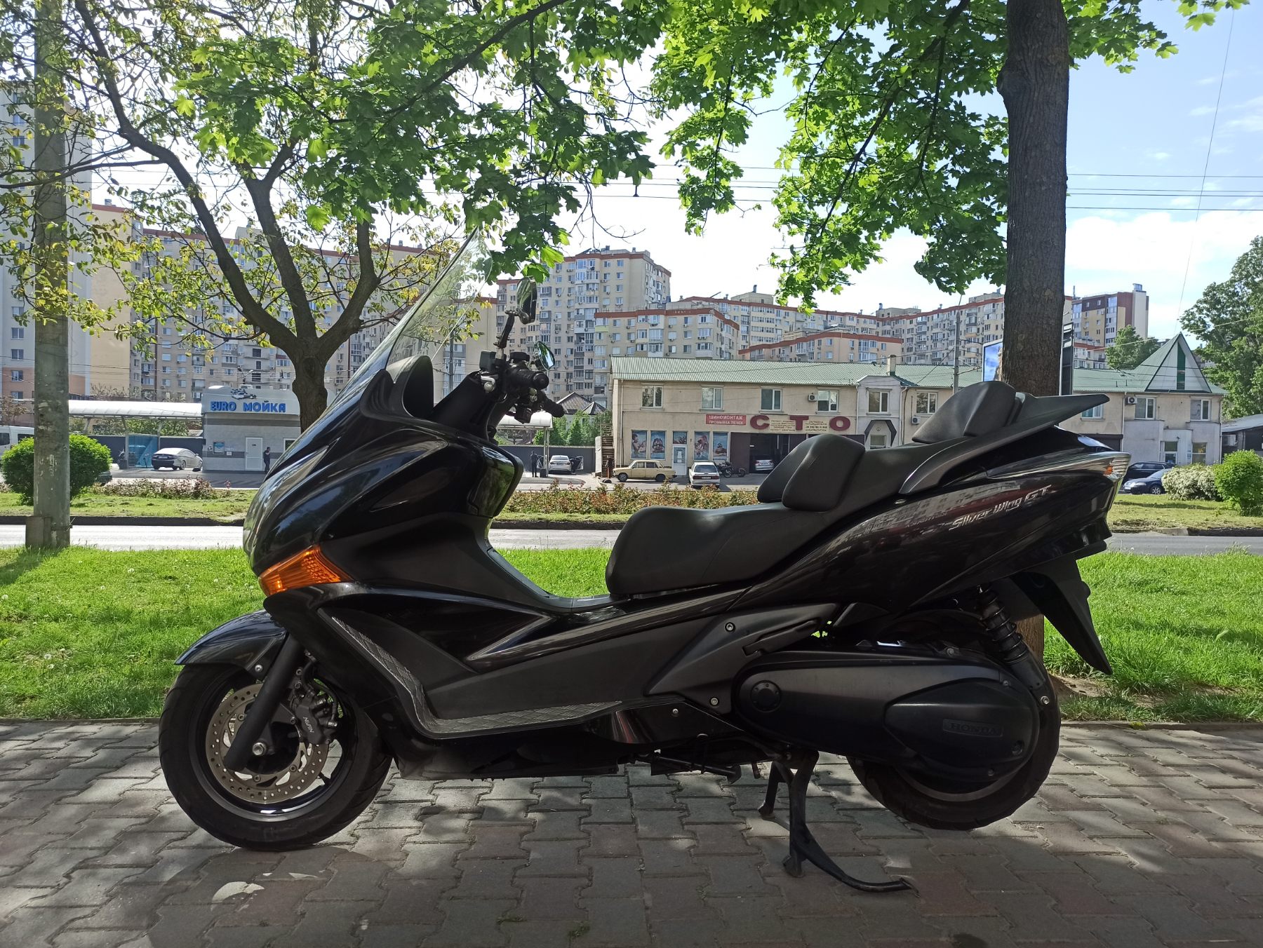 Honda Silver Wing 400GT 2014 фото :: Мотосалон MotoHit - мотоцикли, екіпірування, запчастини.